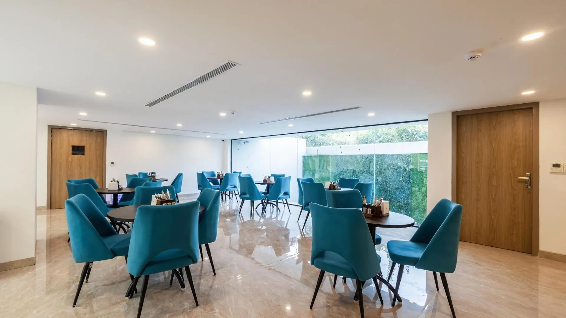 Limewood Stay Signature - Golf Course Extension Road Gurgaon