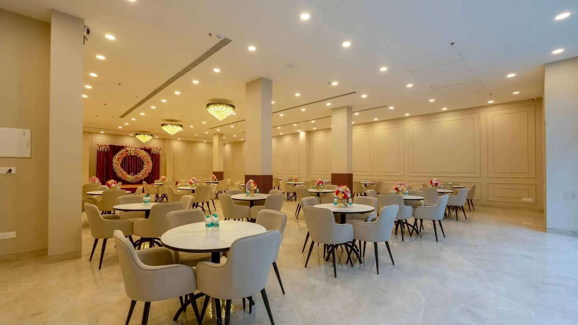 Limewood Stay Signature - Golf Course Extension Road Gurgaon Hotell