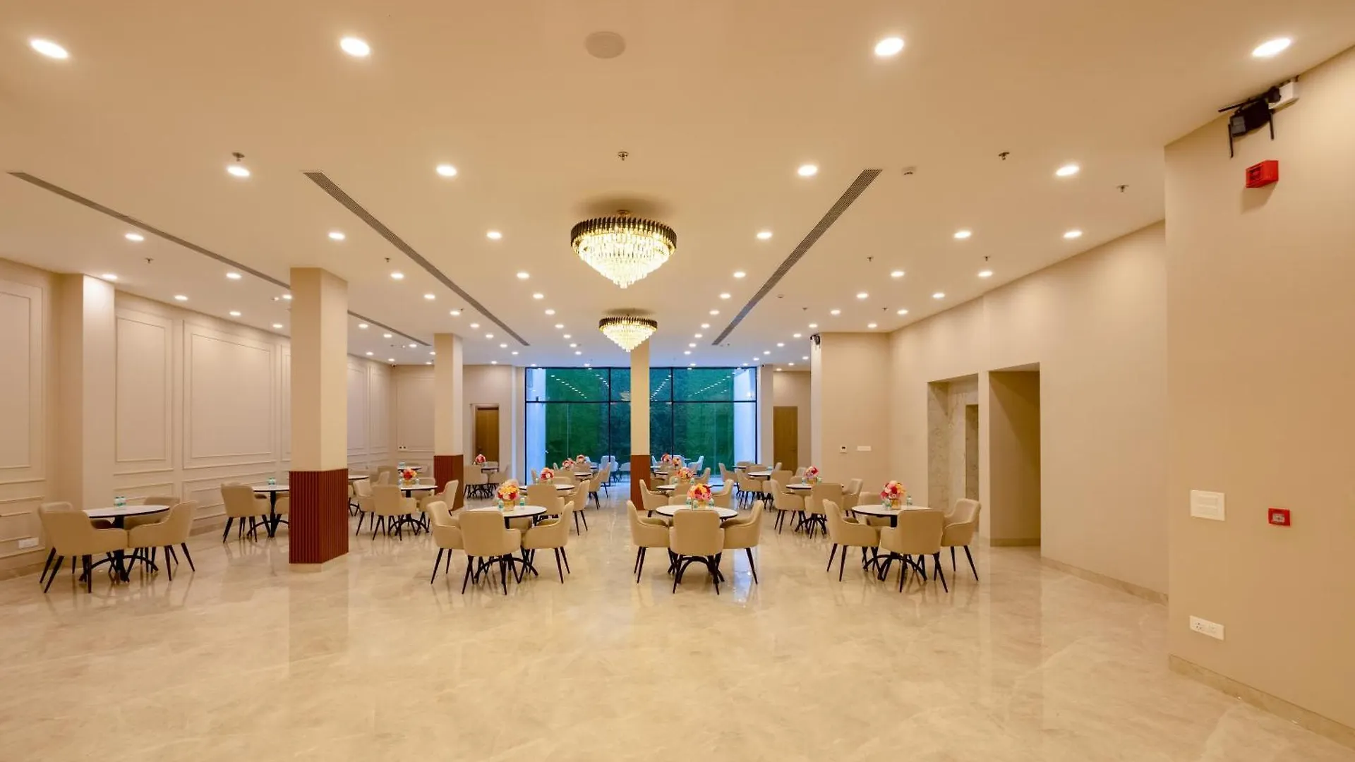 Limewood Stay Signature - Golf Course Extension Road Gurgaon