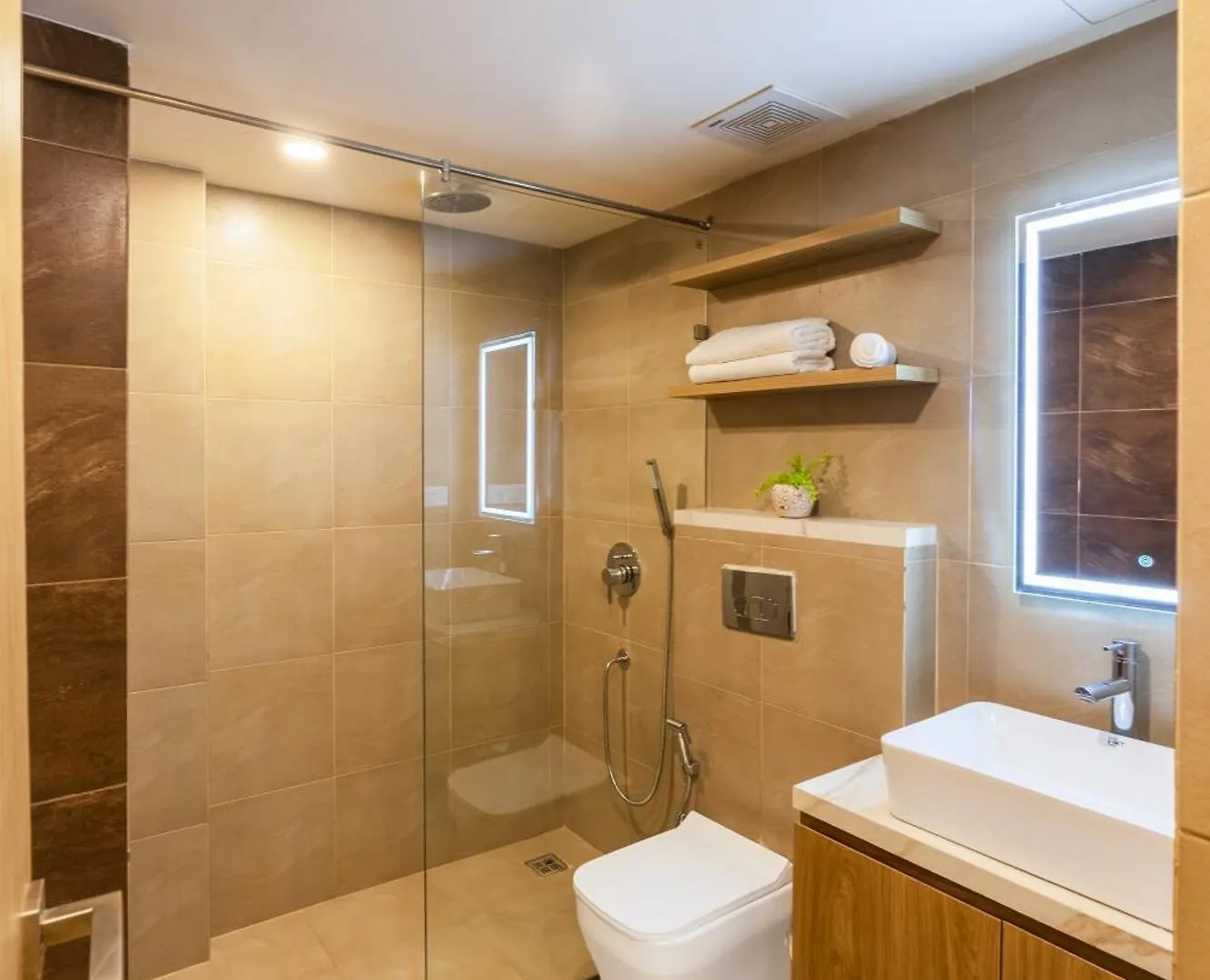 Limewood Stay Signature - Golf Course Extension Road Gurgaon Indien