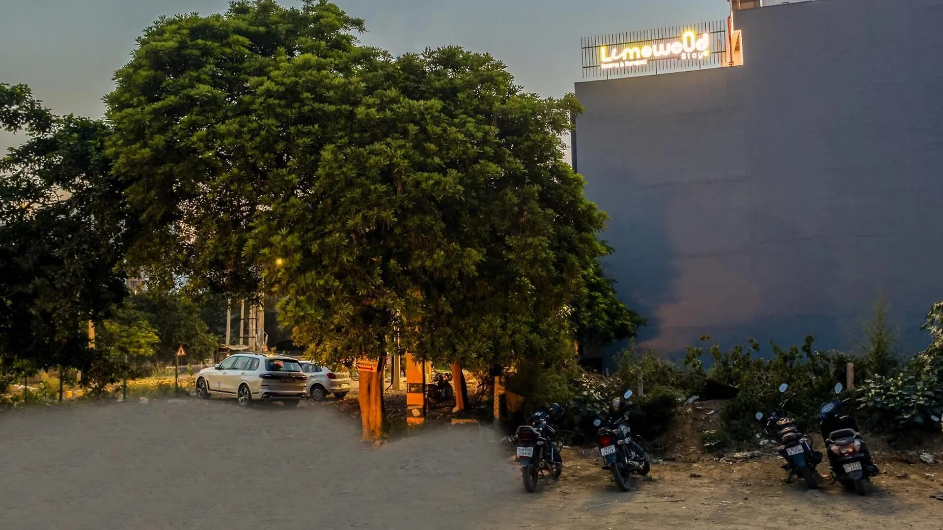 Limewood Stay Signature - Golf Course Extension Road Gurgaon 3*,  Indien